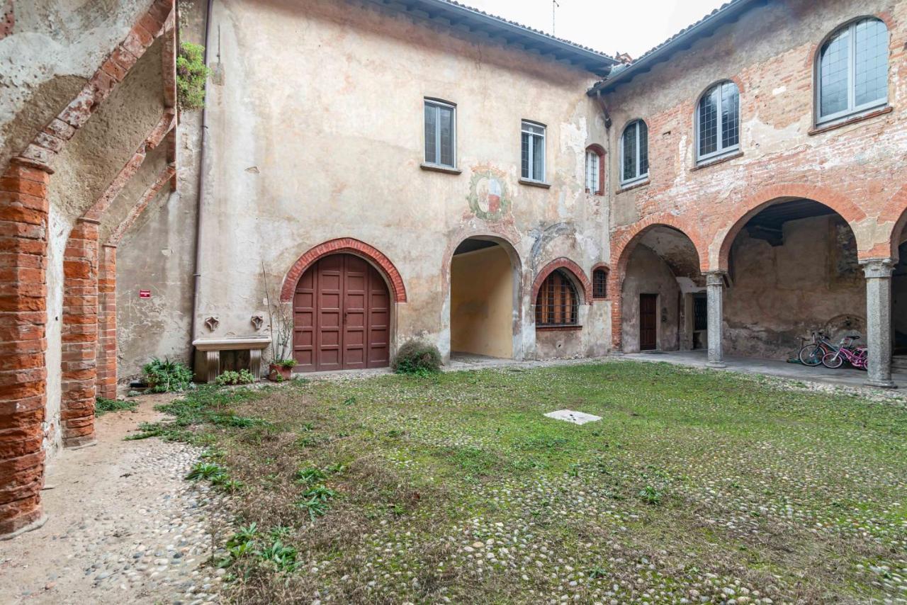 Апартаменты House Of Foscolo - Palazzo Cornazzani - By Host4U Павия Экстерьер фото