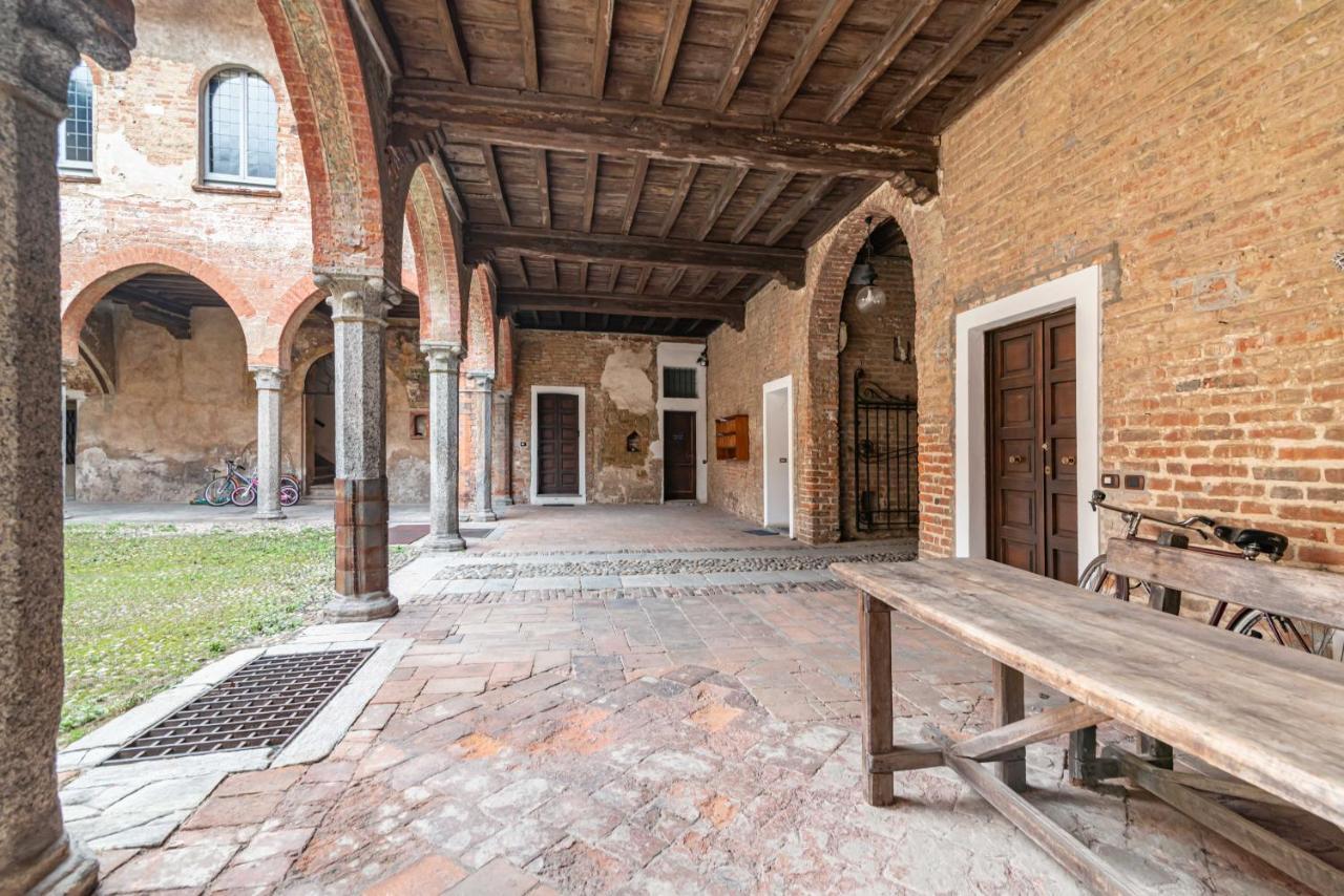 Апартаменты House Of Foscolo - Palazzo Cornazzani - By Host4U Павия Экстерьер фото