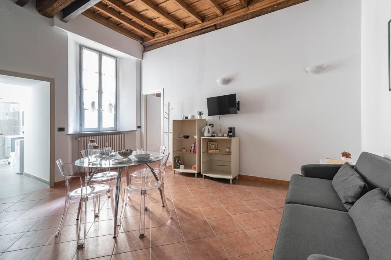 Апартаменты House Of Foscolo - Palazzo Cornazzani - By Host4U Павия Экстерьер фото
