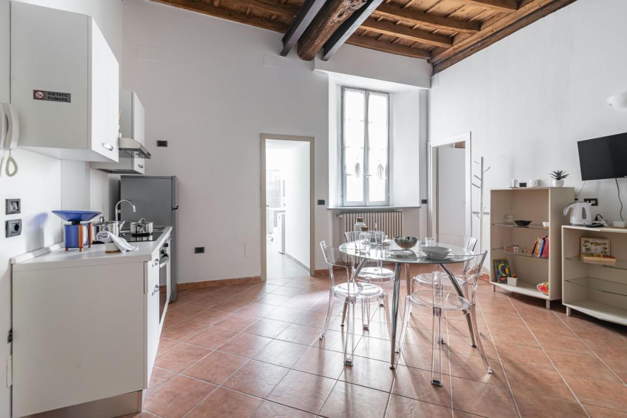 Апартаменты House Of Foscolo - Palazzo Cornazzani - By Host4U Павия Экстерьер фото